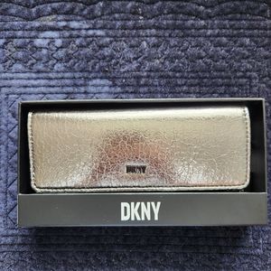 DKNY WALLET